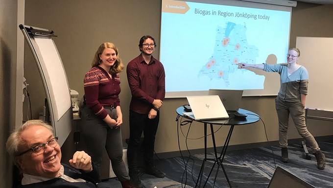 Doktorander vid Linköpings universitet presenterar sitt arbete om biogaslösningar i Jönköpings län.
