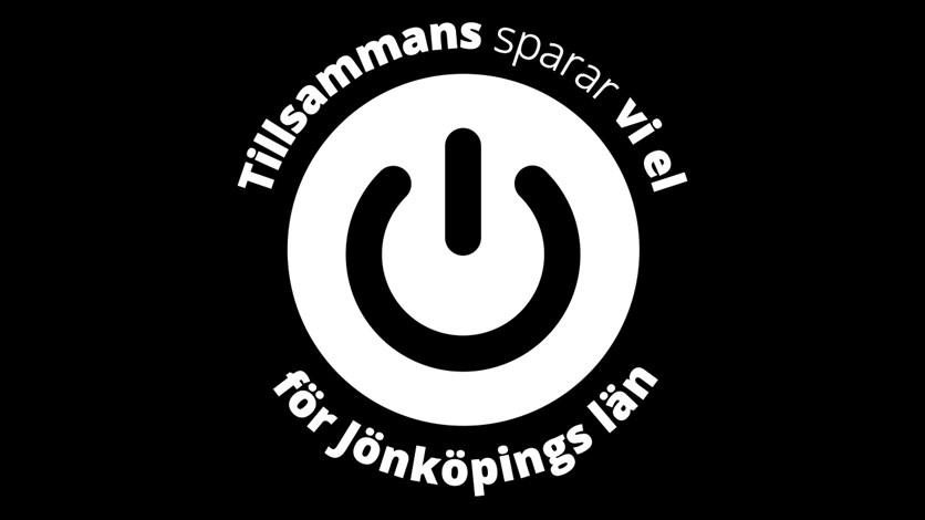 Bilden visar symbolen för länskampanjen. Symbolen består av en rund  on/offknapp runt den finns texten Tillsammans sparar vi el för Jönköpings län.