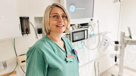 Vårdpersonal ler mot kameran.