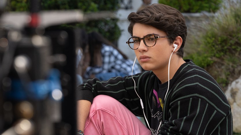 En pojke med rosa byxor. 