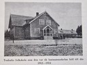 Svartvitt fotografi på Tenhults folkskola där lantmannaskolan höll till mellan åren 1912-1914.